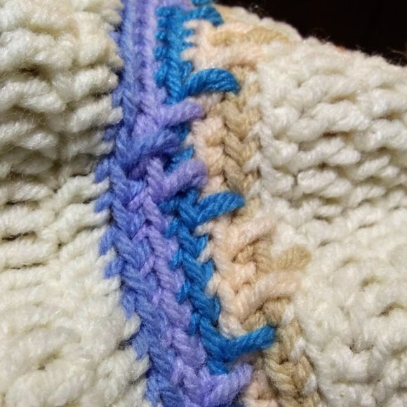 DOLL*NATIVE AMERICAN*HAND CROCHETED CLOTHING*BEADED NECKLACE*COLLECTORS ITEM* - Picture 11 of 12